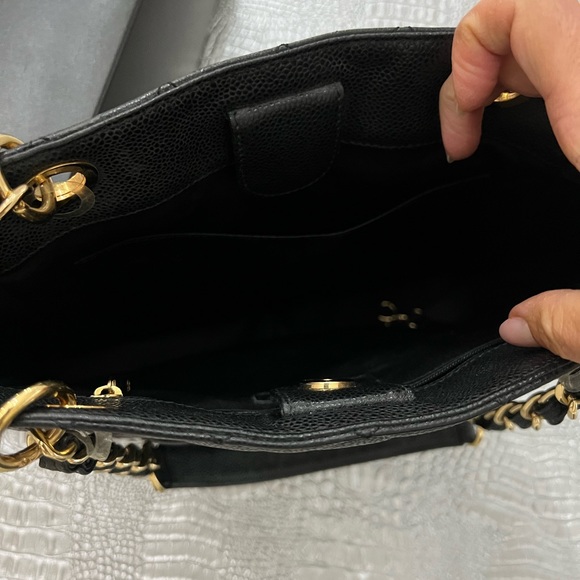 CHANEL Bag. 100% Authentic - Picture 8 of 14